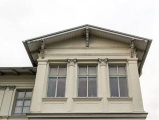 Obraz premium Antike Fassade mit Fenstern