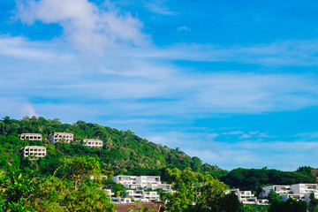 Obraz premium Condominiums on a hill