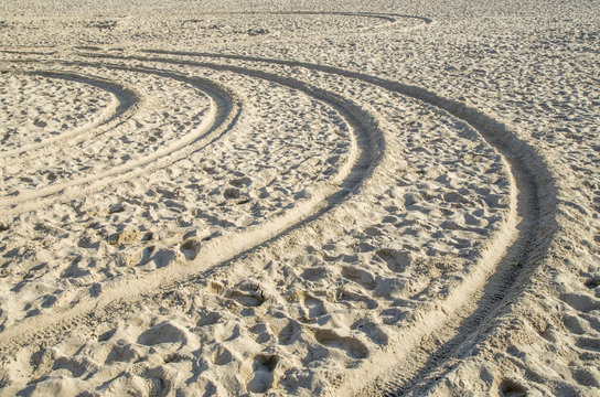Turn traces of tires in sand