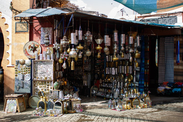 Geschäft mit Lampen in den Souks von Marrakesch