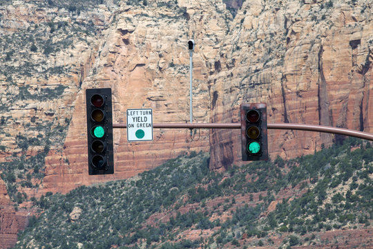 A green light on the traffic signal in Sedona