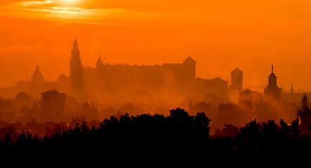 Fototapeta na wymiar Krakow, Poland, Wawel castle silhouette at sunrise