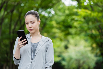 スポーティーな女性
