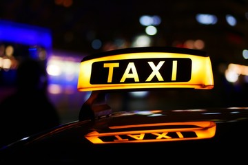 Taxi in der Nacht