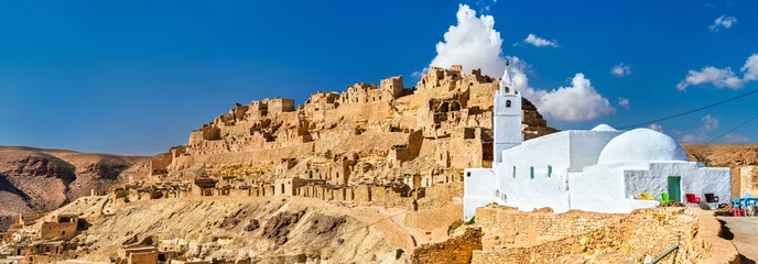 Gordijnen Panorama van Chenini, een versterkt Berberdorp in Zuid-Tunesië © Leonid Andronov