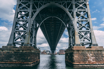 manhattan bridge