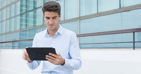 Man use of tablet computer