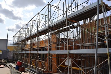 建設工事現場の足場