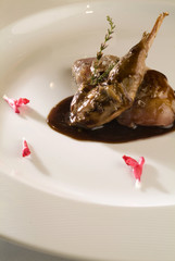 perdiz roja con salsa de vino tinto