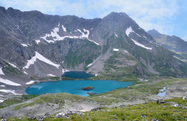 Naklejka na ściany i meble Россия, Кавказ, высокогорное Имеретинское озеро в августе