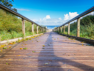 Brücke ins Meer