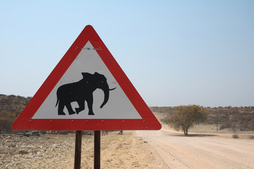 Straßen Warnschild Vorsicht Elefant.Where: bei Khorixas, Namibia.
