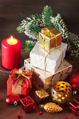 Fototapeta na wymiar christmas gift box and decoration light
