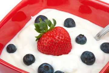 Yoghurt with strawberry and muesli