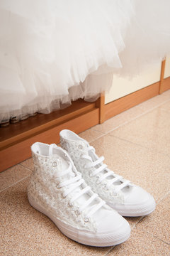 Scarpe donna da tennis alte ricamate bianche