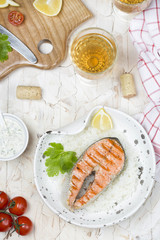 Grilled salmon and white wine