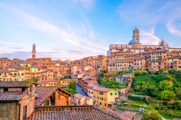 Fototapeta na wymiar Downtown Siena skyline in Italy