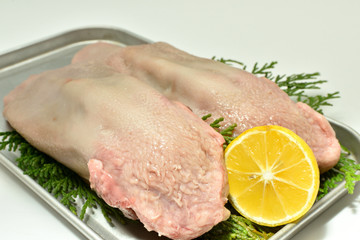 Pork tongue