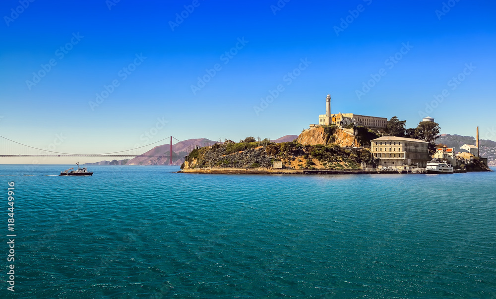 Wall mural San Francisco bay with Alcatraz Island  and Golden Gate Bridge  on sunny day