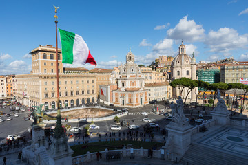 Obraz premium Memorial monument the Vittoriano or Altar of the Fatherland, in Venezia square,