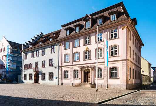 Altes und neues Rathaus in Villigen
