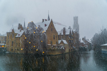 Obraz premium Snow in Bruges on a cold winter day