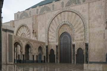 Fototapeta na wymiar Hassan II Mosque Eentrance