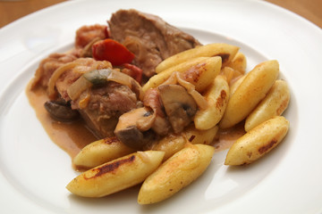 Schweinefilet mit Schupfnudeln