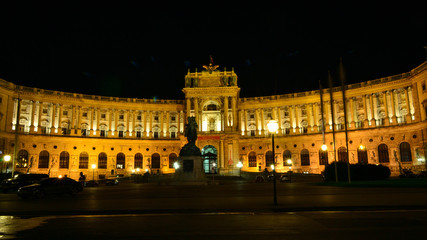 Fototapeta na wymiar Vienna in day and night