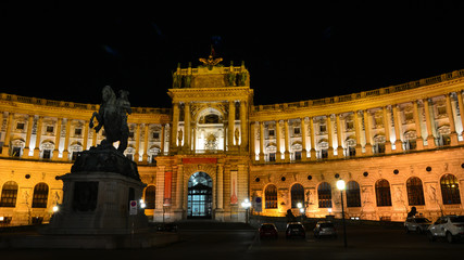 Fototapeta na wymiar Vienna in day and night