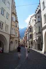 Fototapeta na wymiar In den Straßen von Brixen