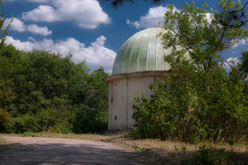 Obraz premium Small telescope tower in Nauchny observatory, Crimea