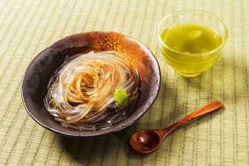 葛きり　和スイーツ　kudzu starch noodles japanese dessert