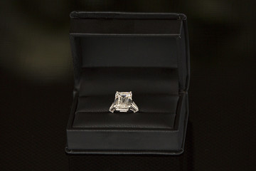 diamond wedding ring