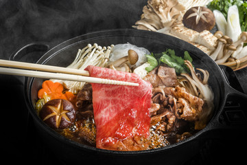 和牛ですきやき　Tasty sukiyaki Japanese cuisine 