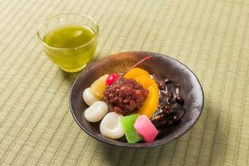 みつ豆　(Mitsumame)mixture of boiled beans, agar cubes