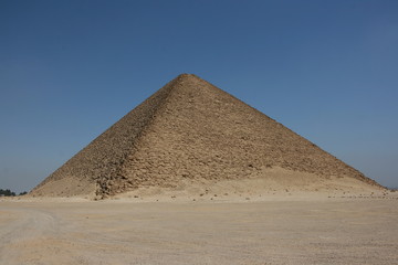 Fototapeta na wymiar The Red Pyramid of Dahshur
