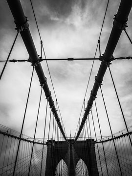 Fototapeta Brooklyn bridge and cable in black and white