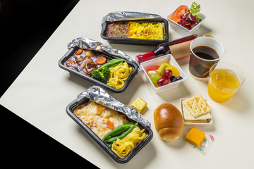 一般的な機内食 flight meal of the international economy