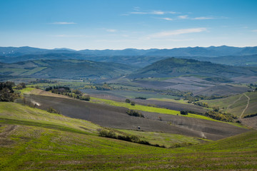 Obraz premium Volterra, Pisa, Italy - November 1, 2017: Hikers depart from Saline for the Volterra hills