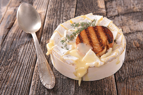 Baked Camembert With Thyme