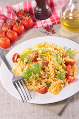 pasta salad with tomato and basil