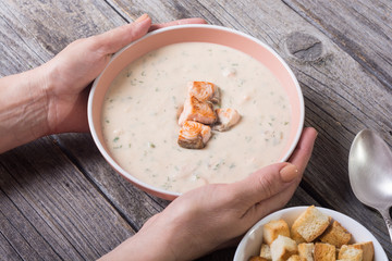 Cream soup with salmon