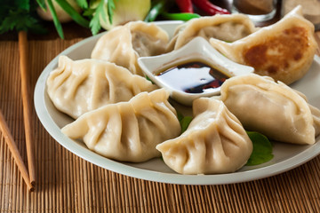 Japanese dumplings - Gyoza with pork meat and vegetables - 184543773