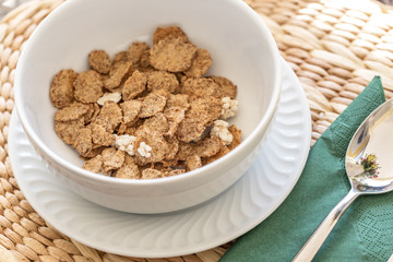 Oat flakes are a healthy breakfast for health.