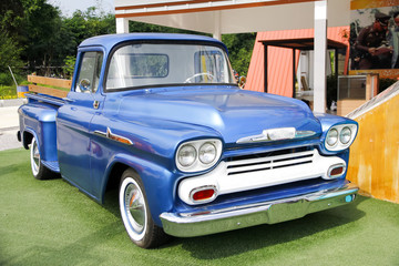 Old pickup truck in the country © singkamc