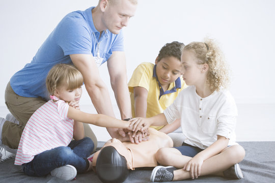 First aid training for children