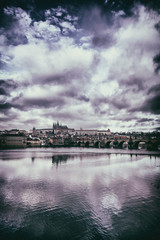 Obraz na płótnie Canvas Vue de la Vltava, du pont Charles et de la cathédrale Saint-Guy, Vieille ville (Stare Mesto), Prague, Bohême, République tchèque, Europe