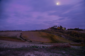 Il cielo, la luna e le colline di Certaldo 