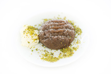 semolina dessert with cream